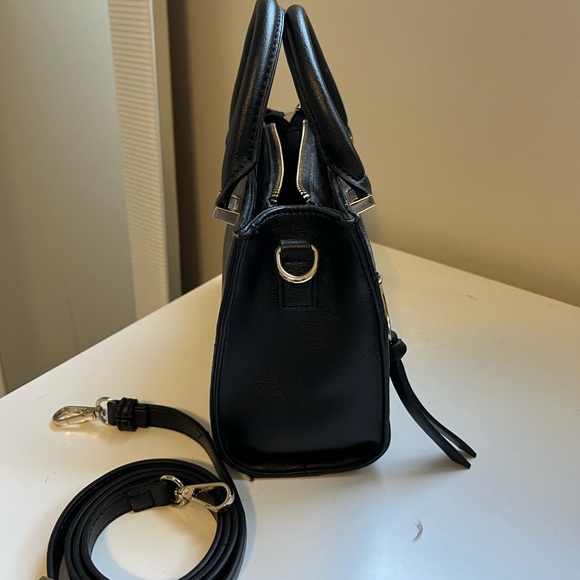 Guess small crossbody - Picture 7 of 11